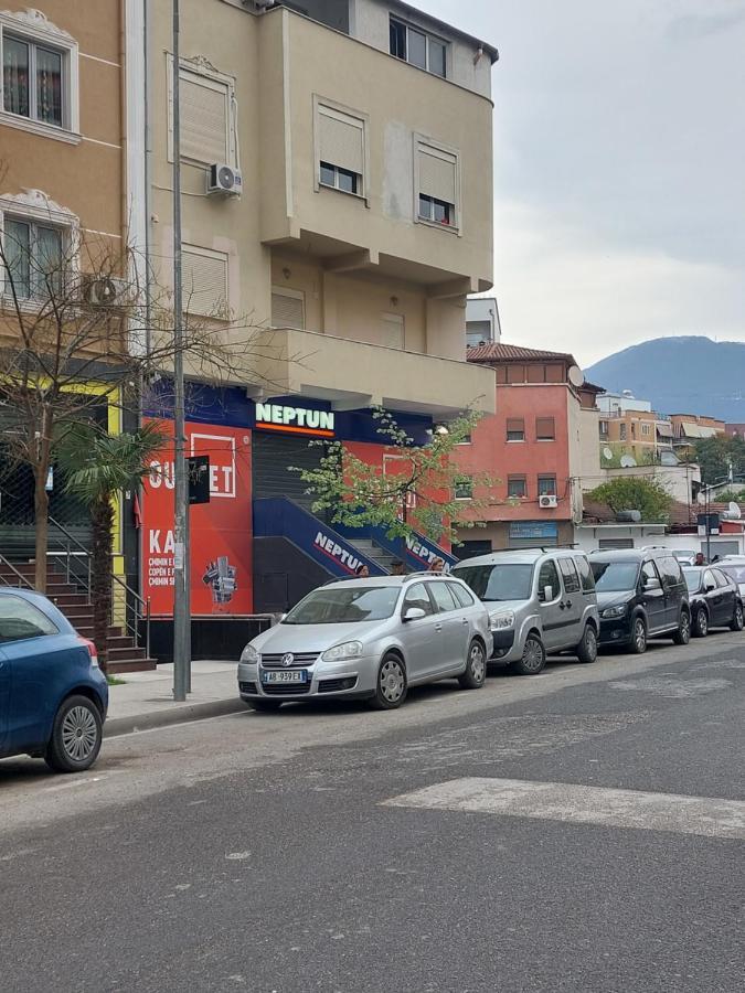 Vila Tafa Apartments Tirana Esterno foto