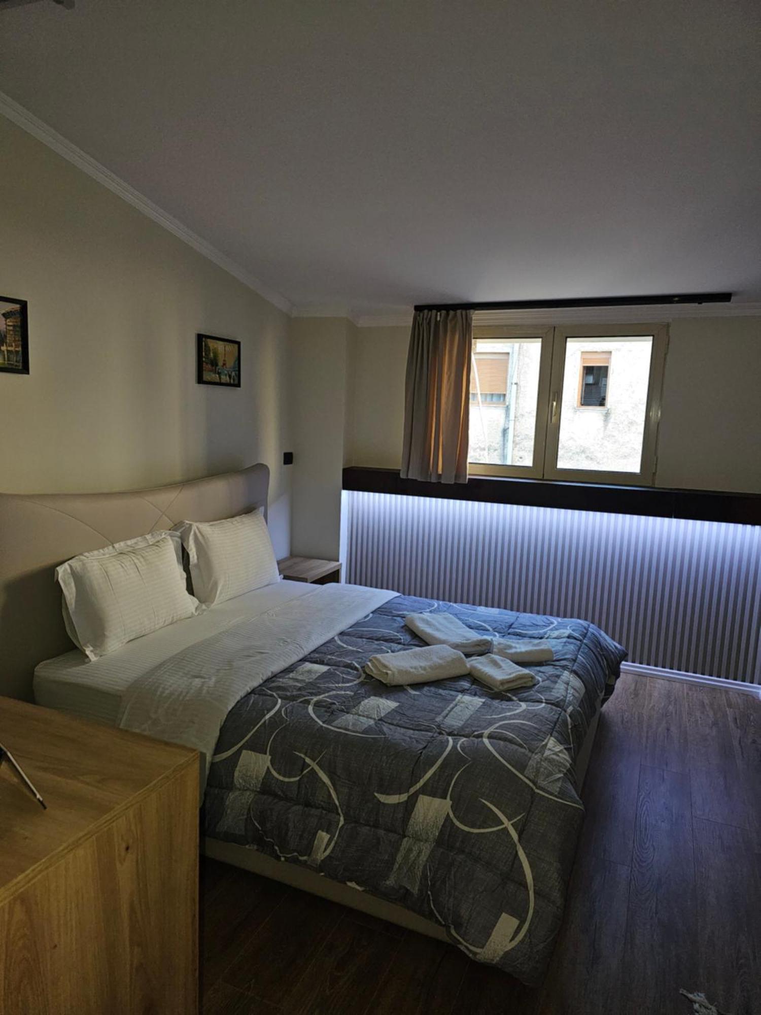 Vila Tafa Apartments Tirana Esterno foto