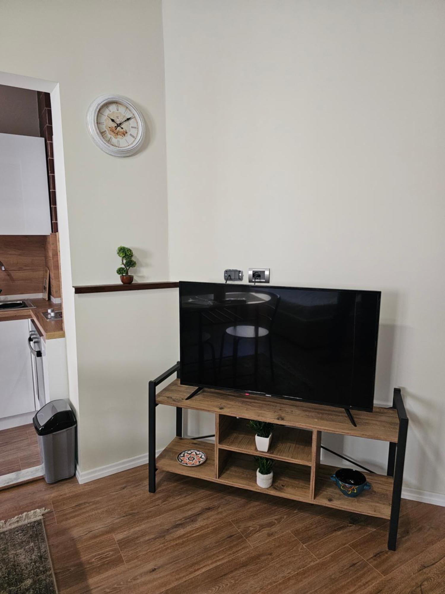 Vila Tafa Apartments Tirana Esterno foto